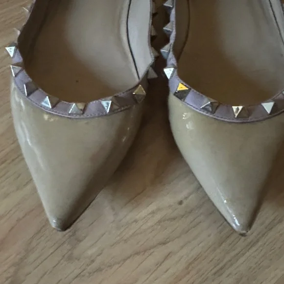 Valentino Tan Studded Flats - Picture 2 of 6